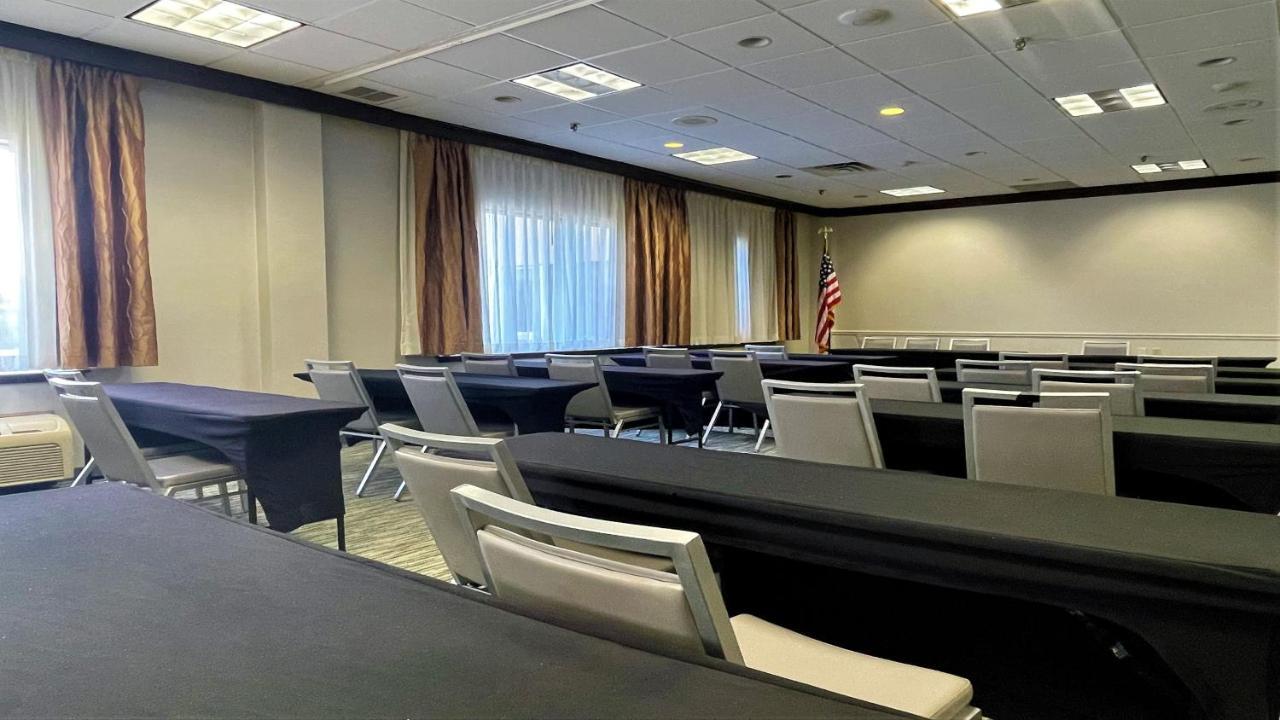 Holiday Inn Clark - Newark By Ihg Exterior foto